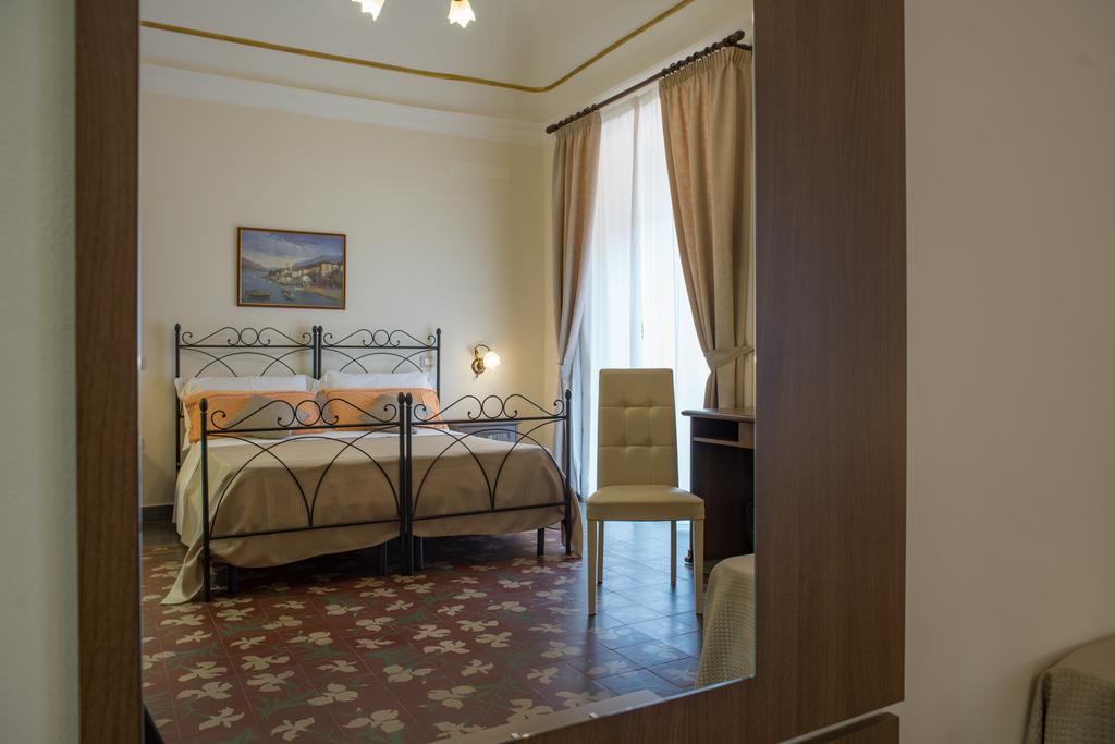B&B Palazzo Tornabene Catane Extérieur photo